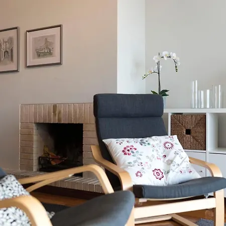 Lovelystay - Charming 3br Flat W/ Free Parking In Devesas Apartment *