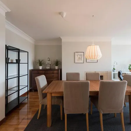 Lovelystay - Charming 3br Flat W/ Free Parking In Devesas Apartment Vila Nova de Gaia