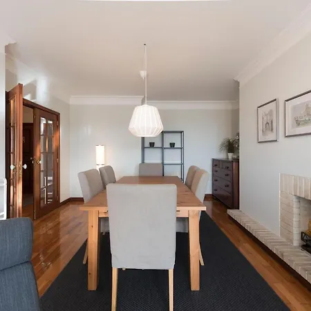 Lovelystay - Charming 3br Flat W/ Free Parking In Devesas Apartment *