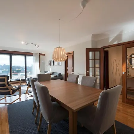 Apartamento Lovelystay - Charming 3br Flat W/ Free Parking In Devesas